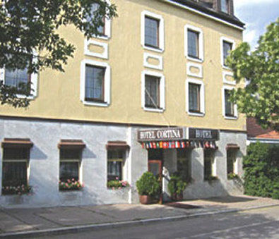 Club Cortina Hotel