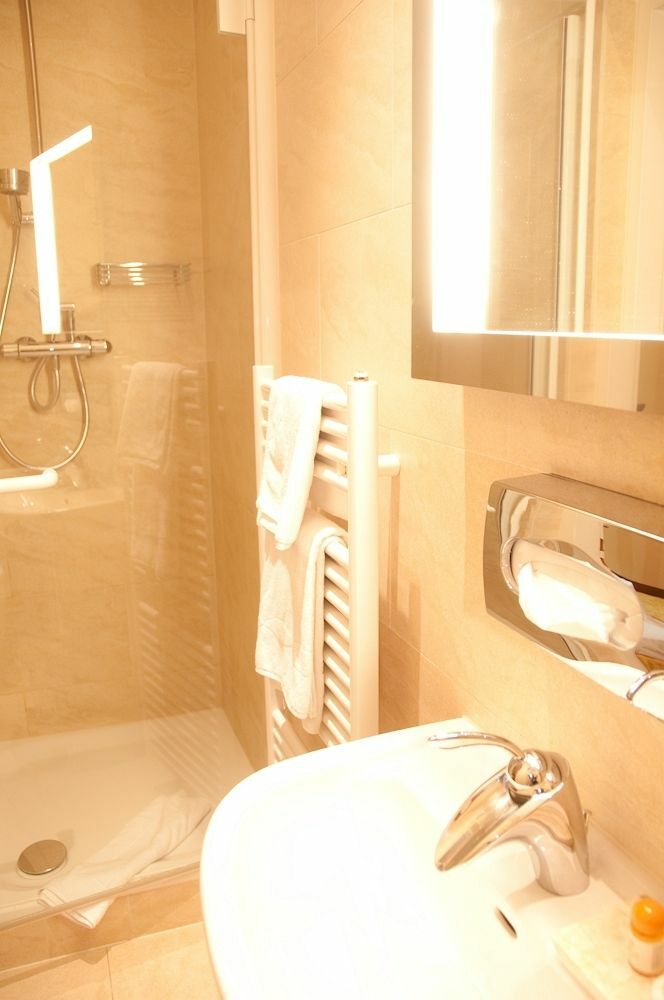 Hotel Opera I Self Check In