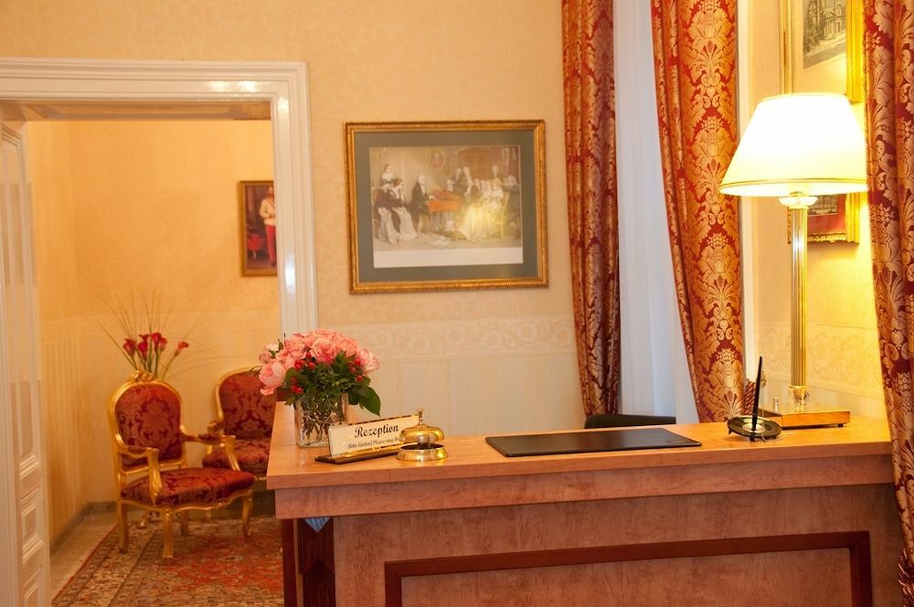 Hotel Opera I Self Check In