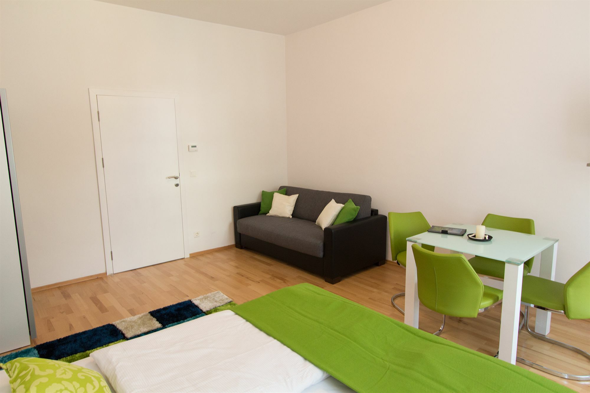 Checkvienna - Lassallestrasse Apartment *