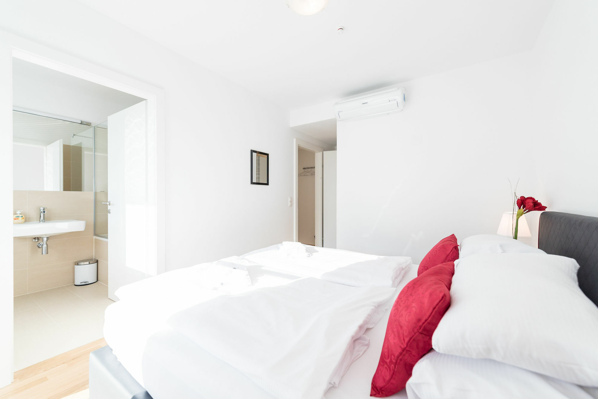 Mainstation - 10 Minutes To Citycenter - With Aircondition *