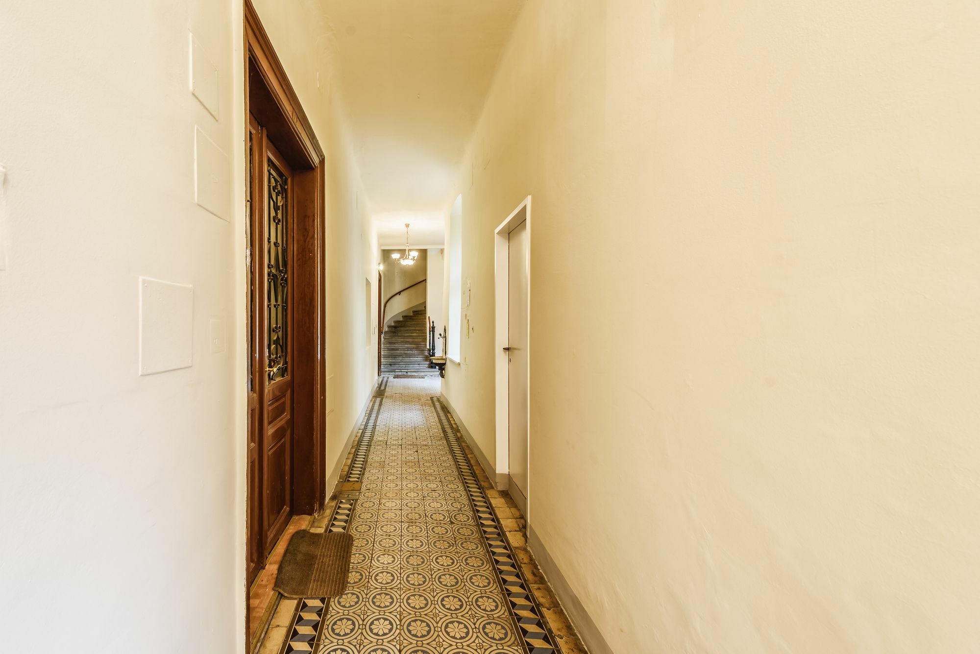 Palais Joseph Apartments, Contactless Check In Apartment