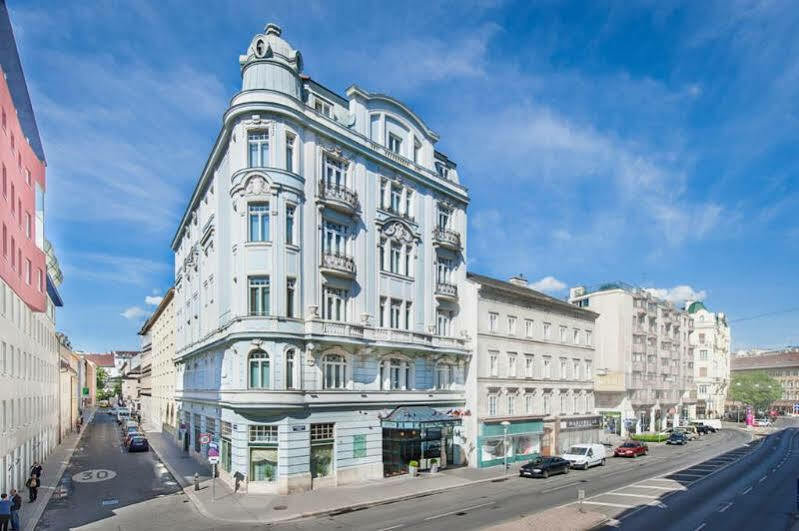 Johann Strauss 4* Vienna