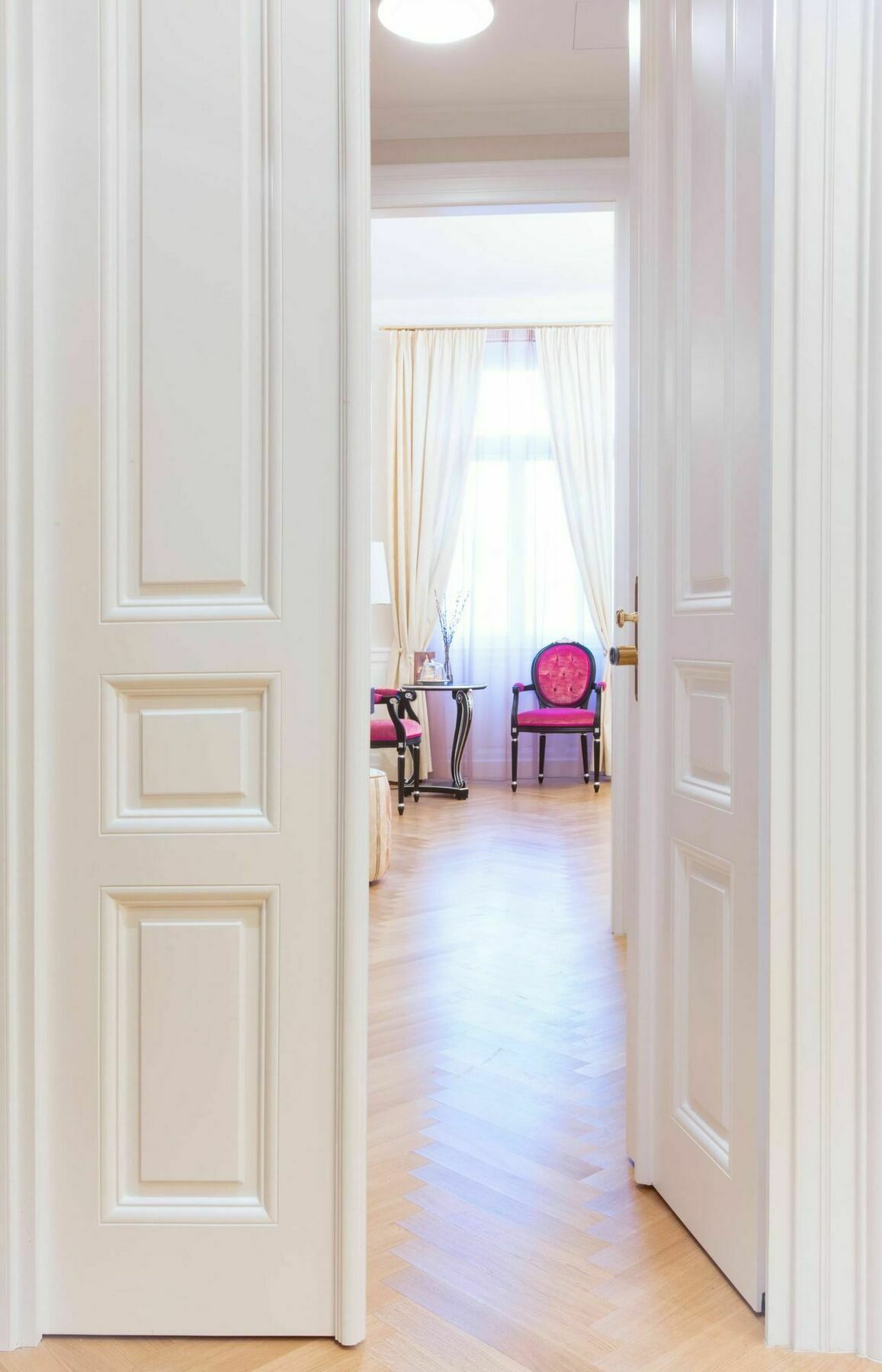 Imperium - Experience The Luxurious In Center *