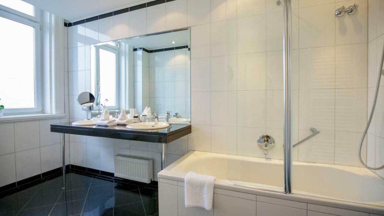 Ambassador Hotel 5*