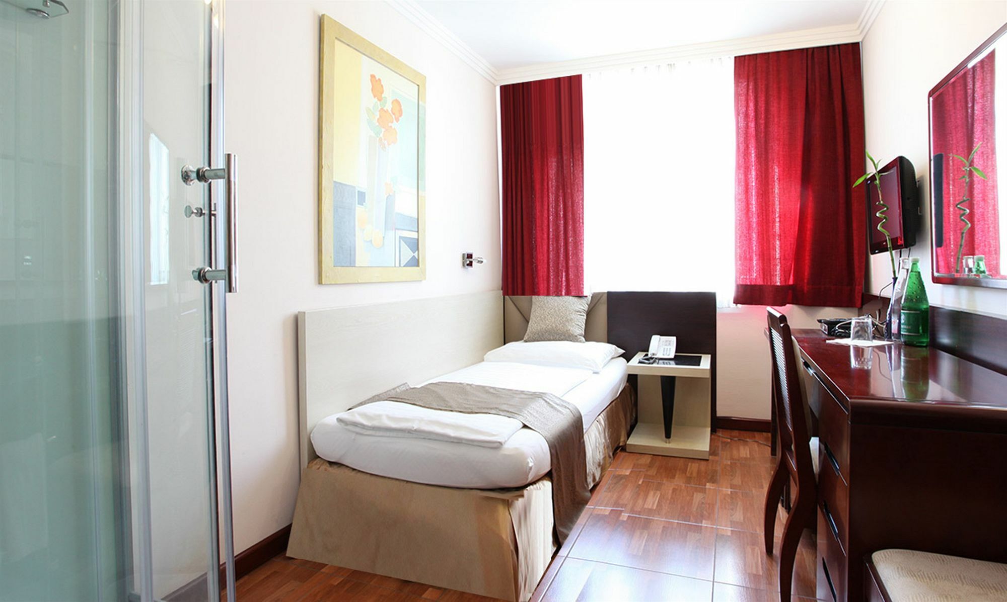 Hotel Attache L Contactless Check-in