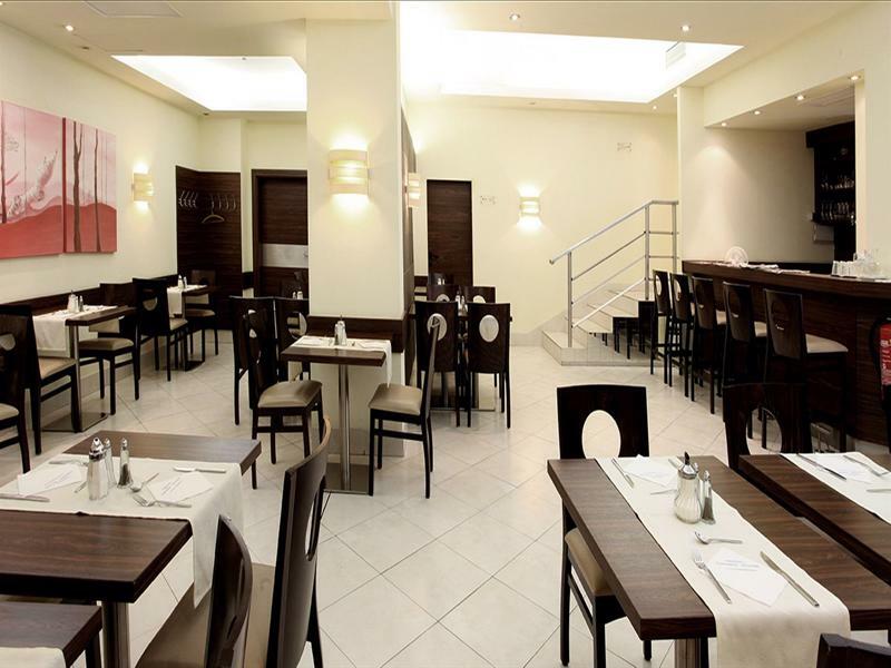 Hotel Attache L Contactless Check-in
