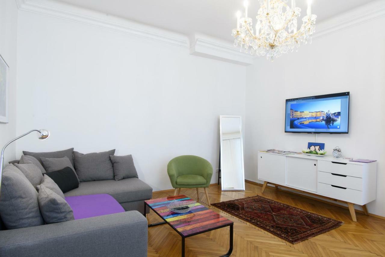 City Apartment Apartment