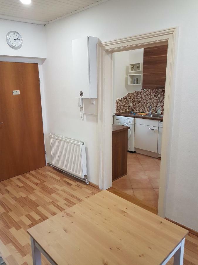 Gerald's 12 Apartment