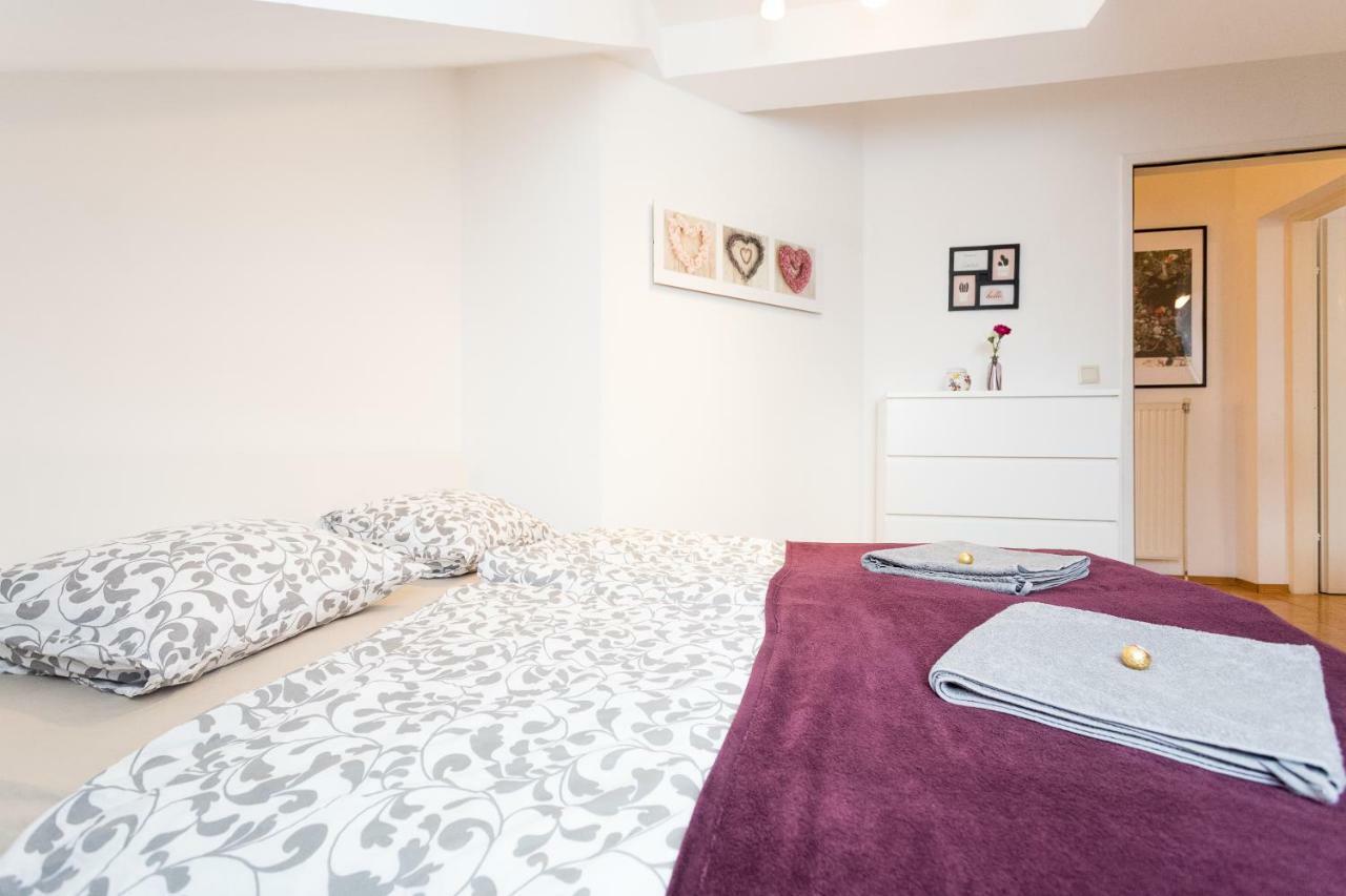 Lovely Two Level For Families Apartment