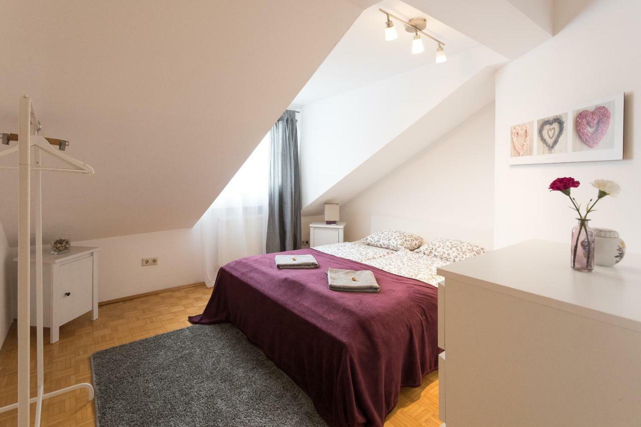 Lovely Two Level For Families Apartment