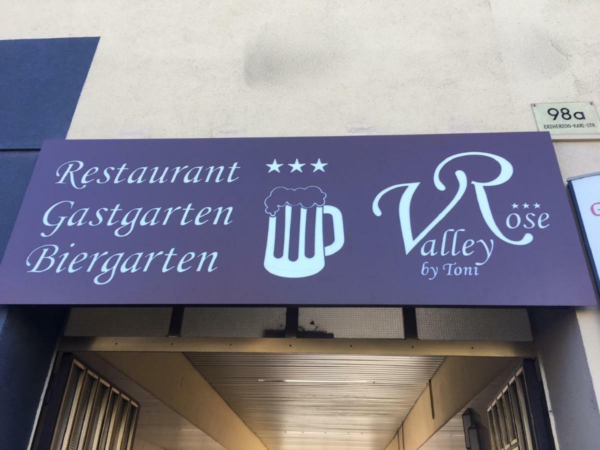 - Restaurant Valley Rose Hotel Viena