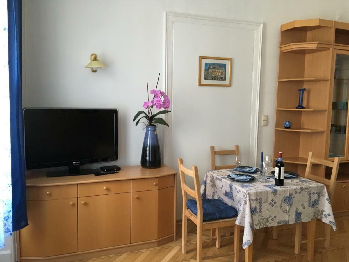 55 * Viena