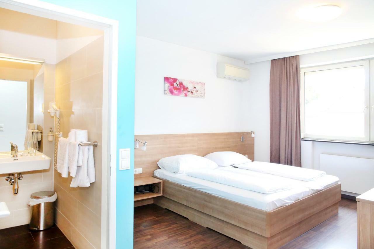 - Restaurant Valley Rose Hotel Viena
