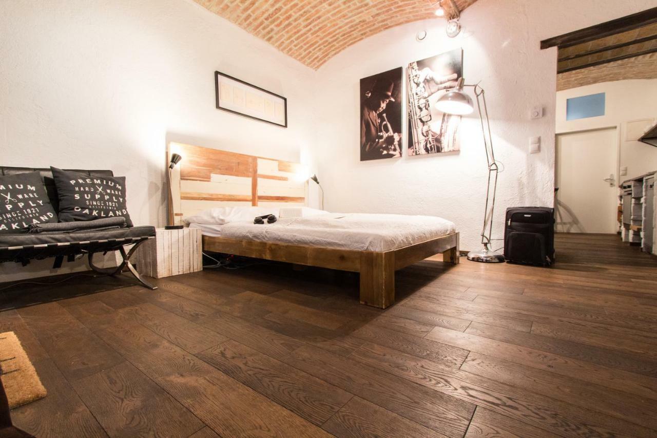 Design I Contactless Check-in * Viena