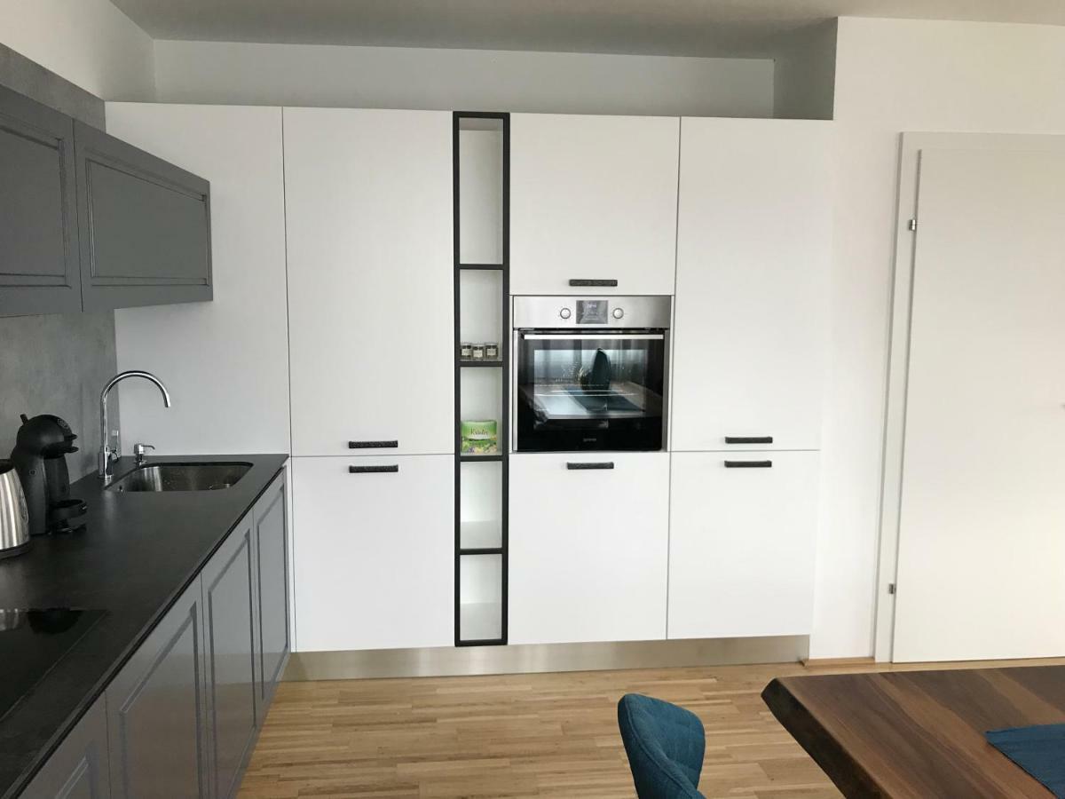 Hauptbanhof And Belvedere Two Bedroom Apartment Vienna