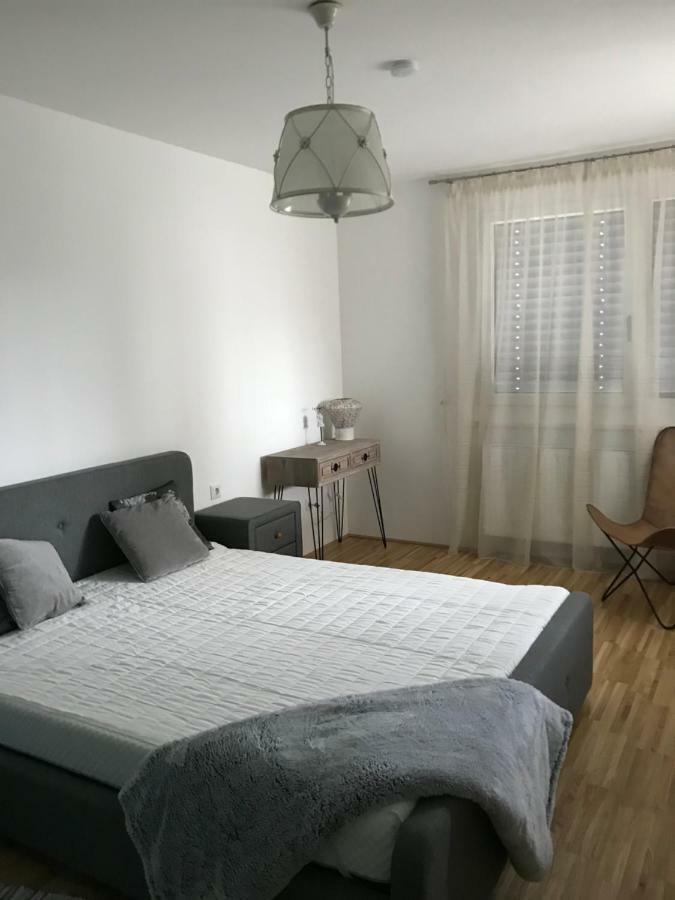 Apartment Hauptbanhof And Belvedere Two Bedroom Vienna