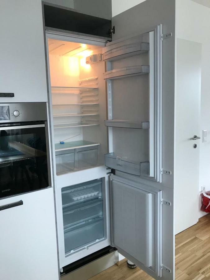 Hauptbanhof And Belvedere Two Bedroom Apartment Vienna