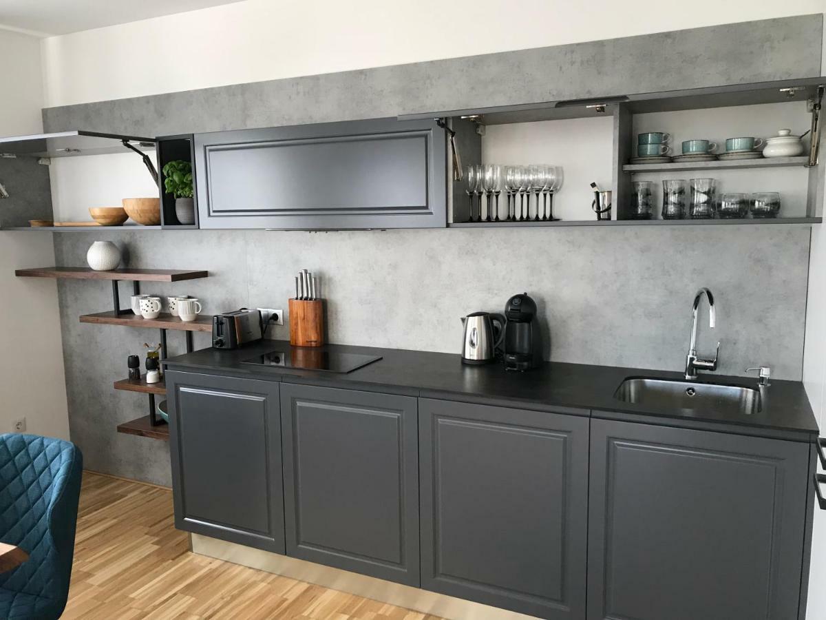 Hauptbanhof And Belvedere Two Bedroom * Vienna