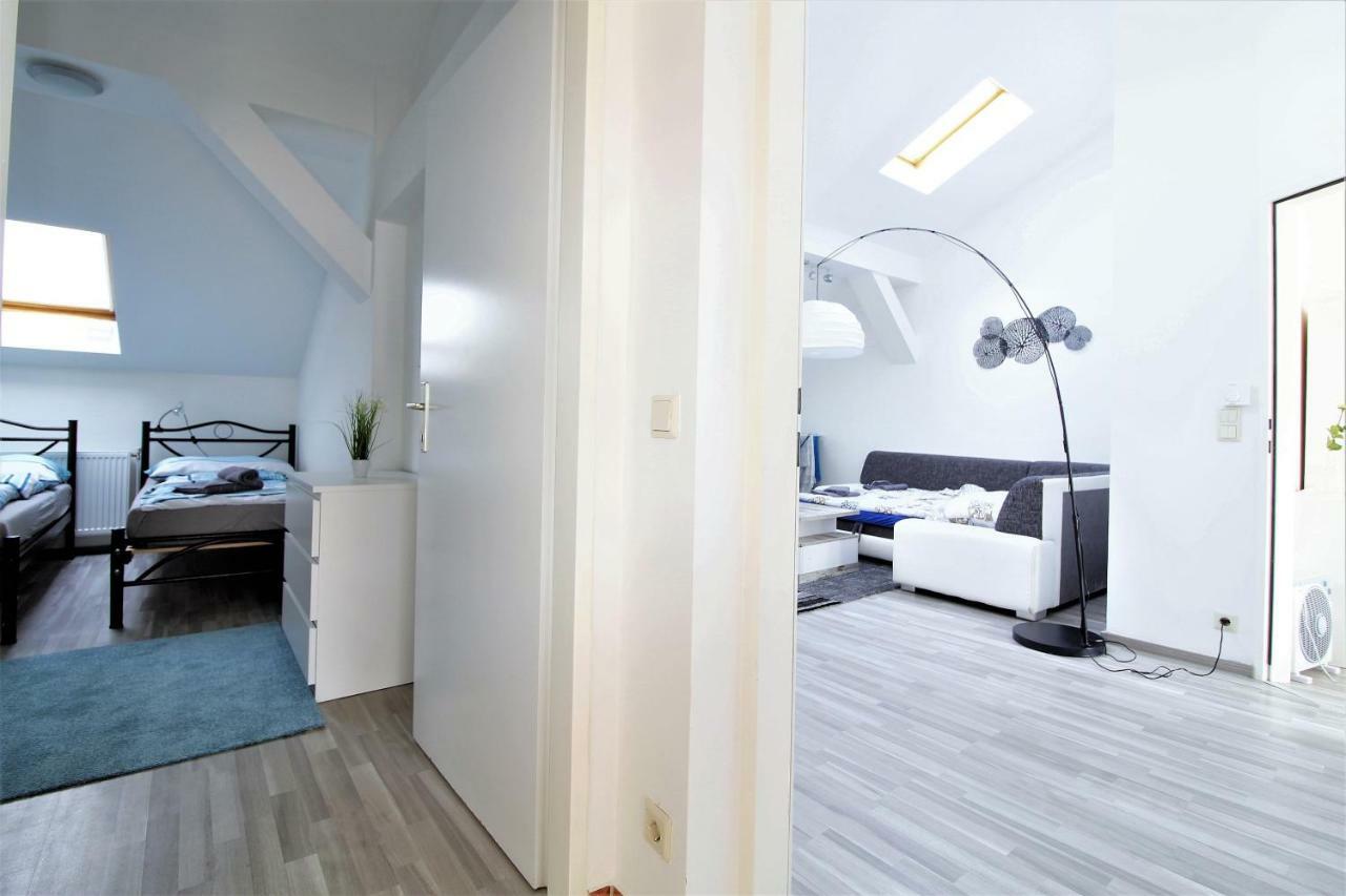 Gold: Penthouse Volkertmarkt Apartment *