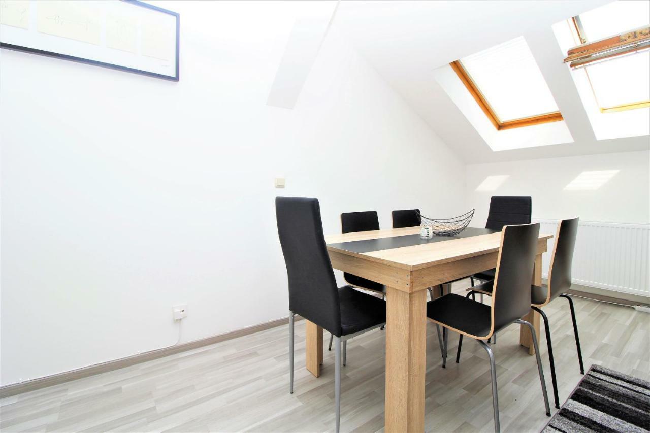 Gold: Penthouse Volkertmarkt Apartment Vienna