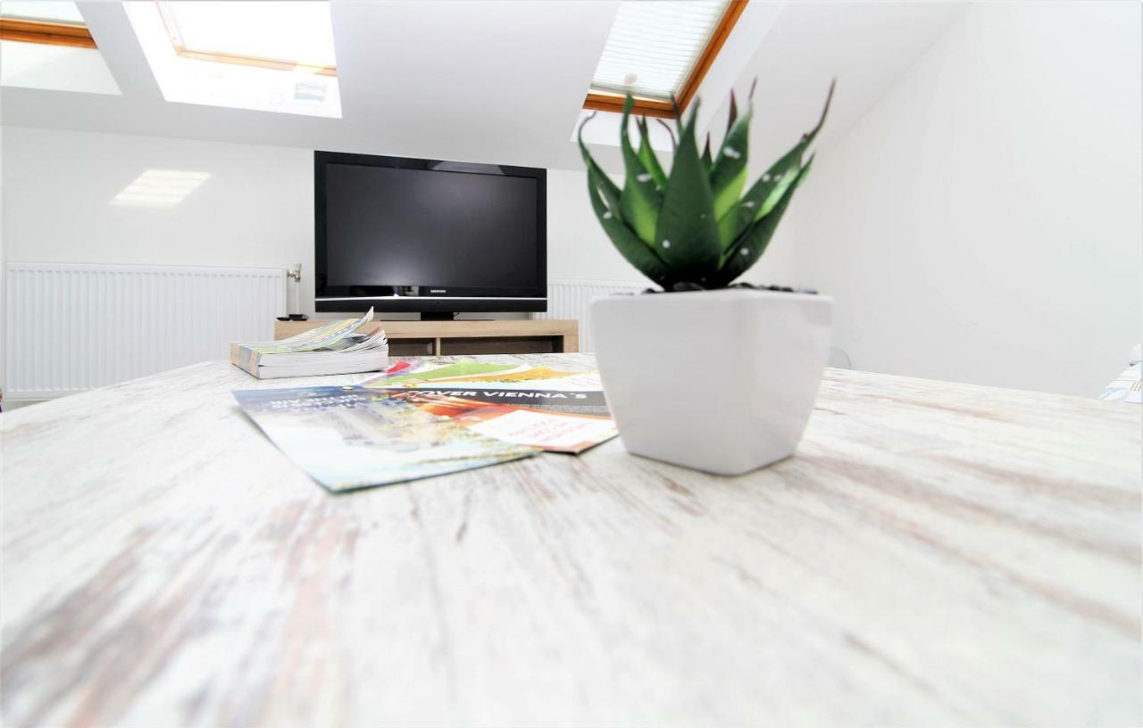 Gold: Penthouse Volkertmarkt Apartment *