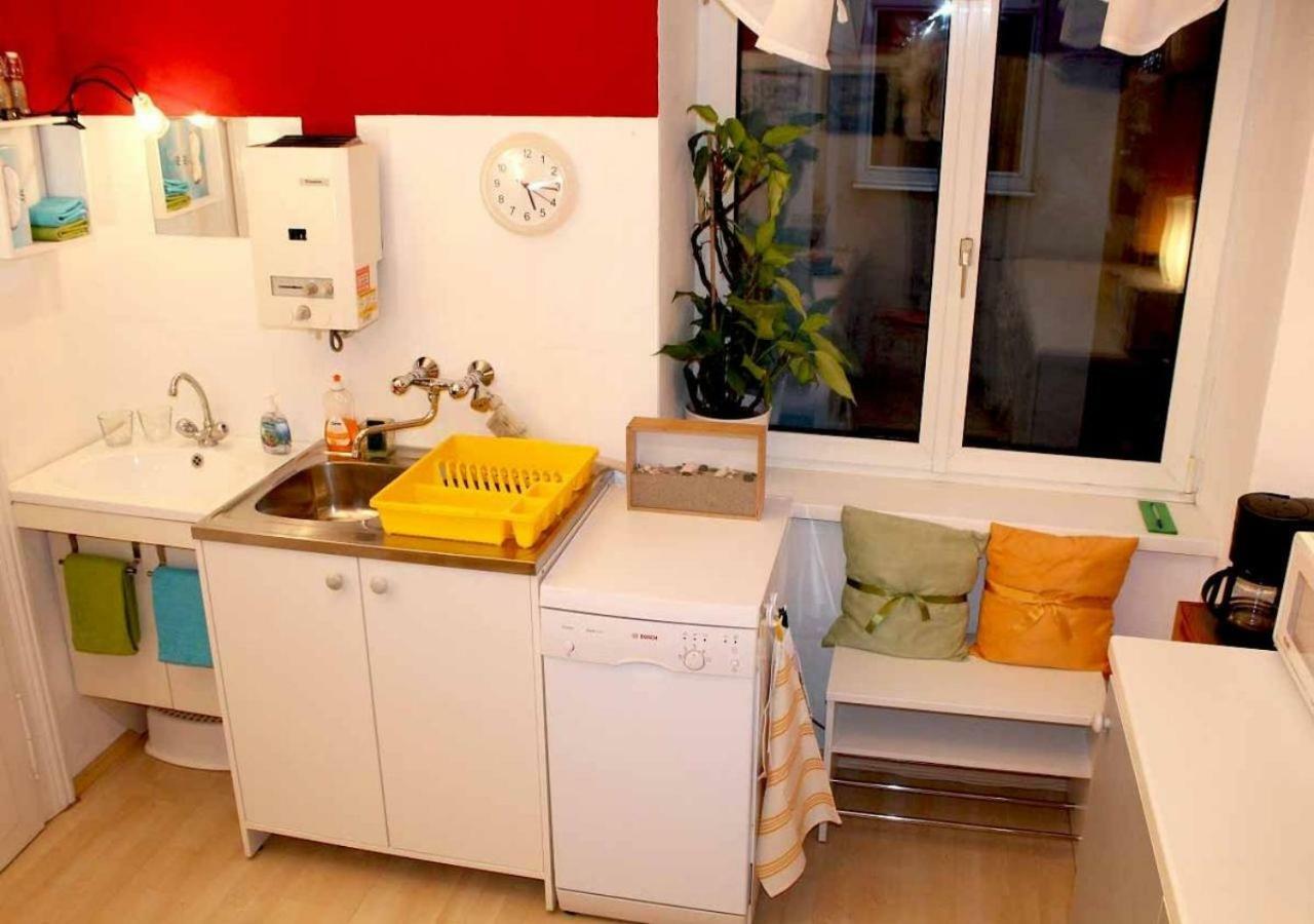Cosy Close To Apartment