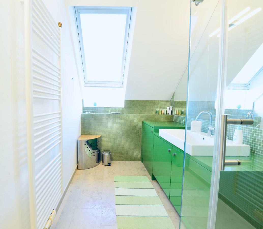 Apartment Exclusive Attic Flat With Balcony Close Karlsplatz Wien