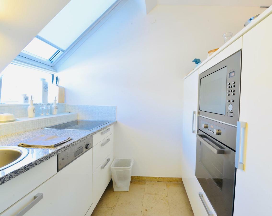 Exclusive Attic Flat With Balcony Close Karlsplatz * Wien