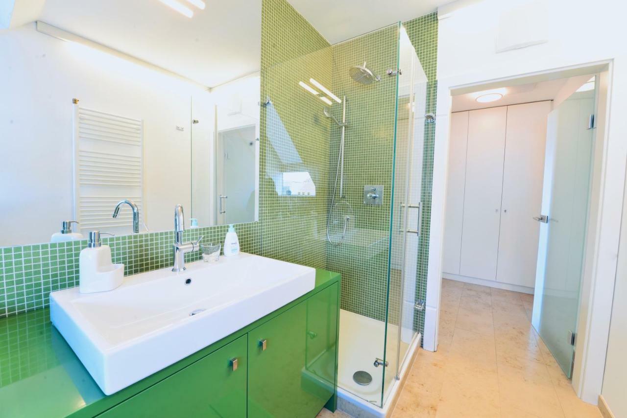 Exclusive Attic Flat With Balcony Close Karlsplatz