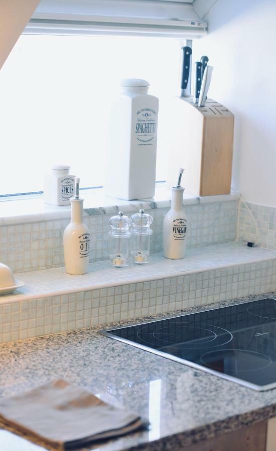Exclusive Attic Flat With Balcony Close Karlsplatz * Wien