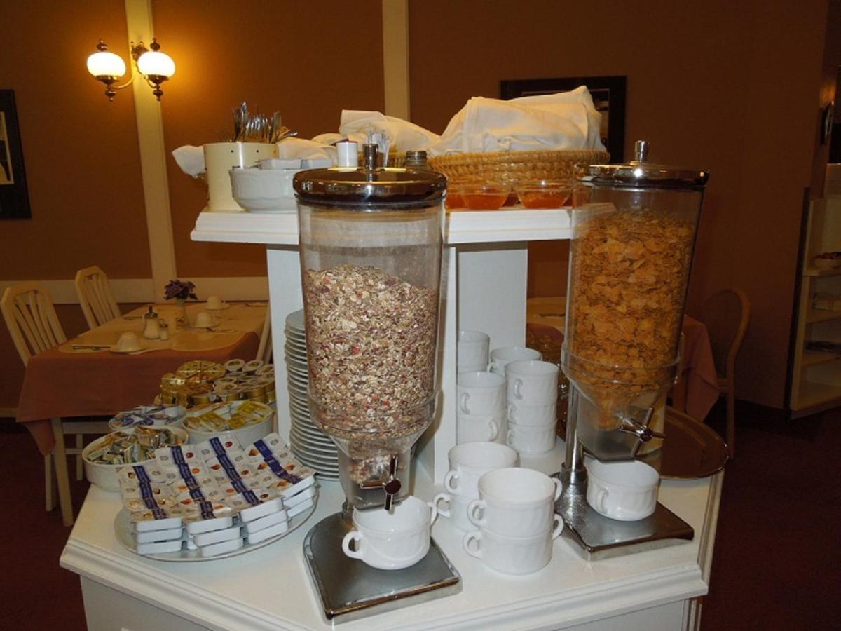 Continental Hotel-pension Bed & Breakfast