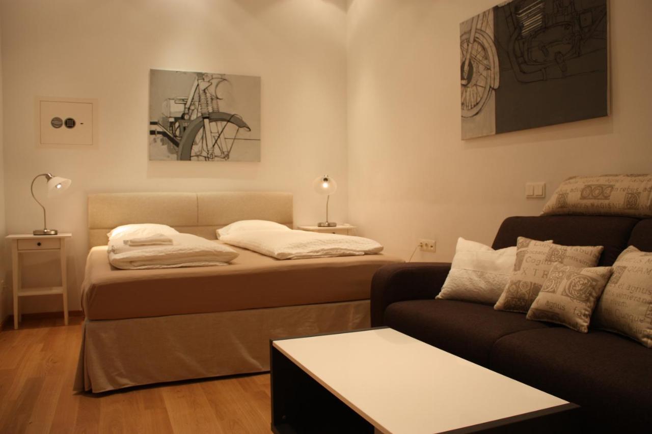 Opera Studio Apartment *