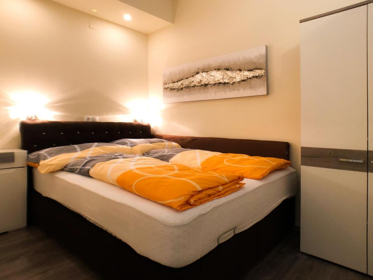 Deluxe Apartment *