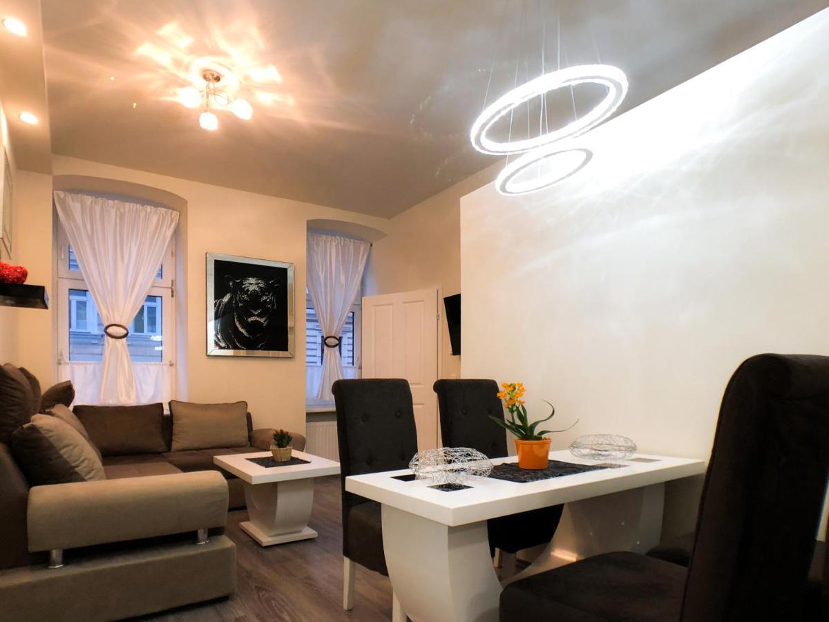 Deluxe Apartment *