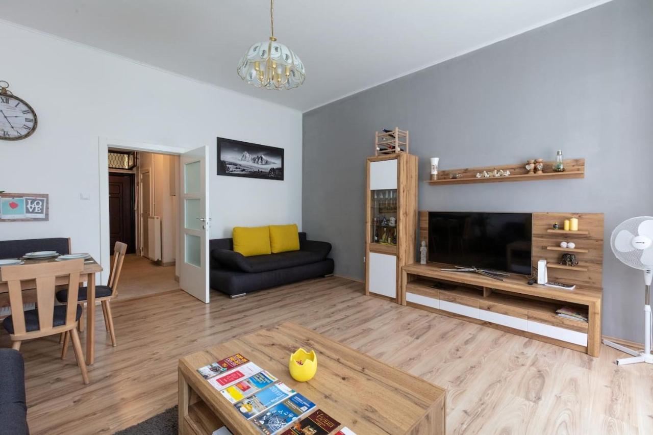 Sunny Renovated Close To Downtown Apartment Vienna