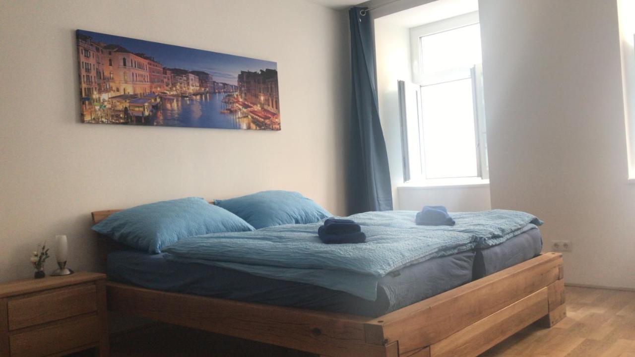 One Private In Luxury With Shared Kitchen And Shared Bathroom Apartment