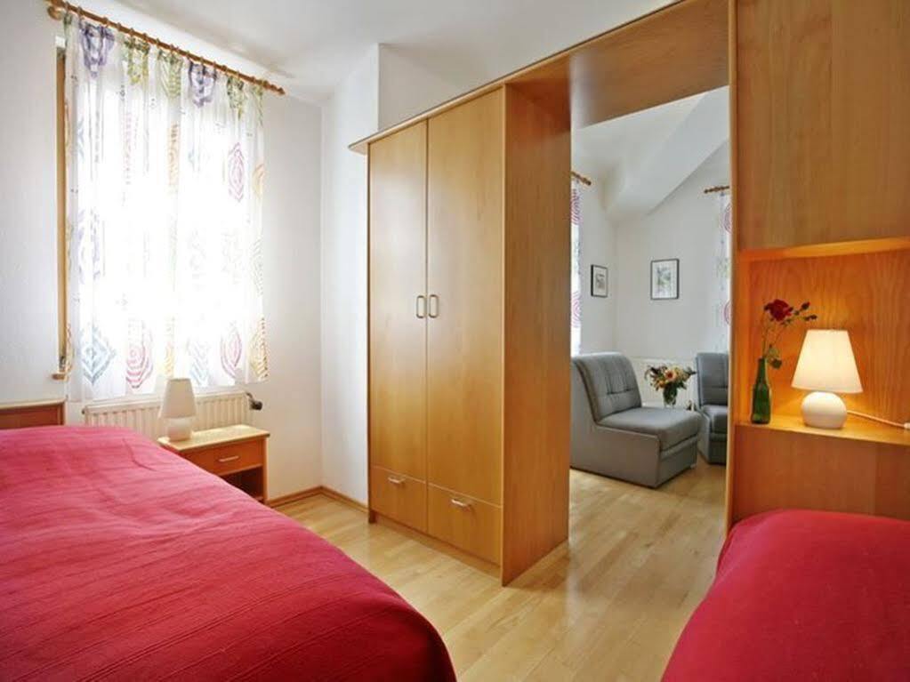 Am Spiegeln Dialog.hotel.wien