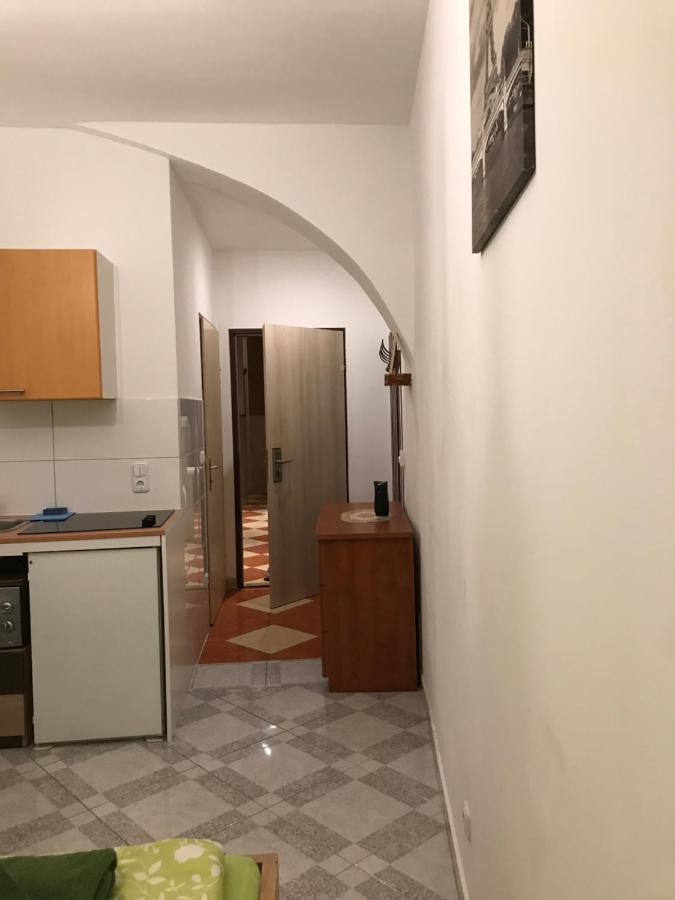 Hostel Viktoria *