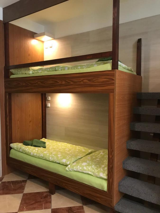 Viktoria Hostel