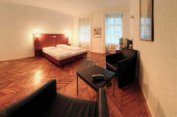 Carlton Opera Hotel 3*