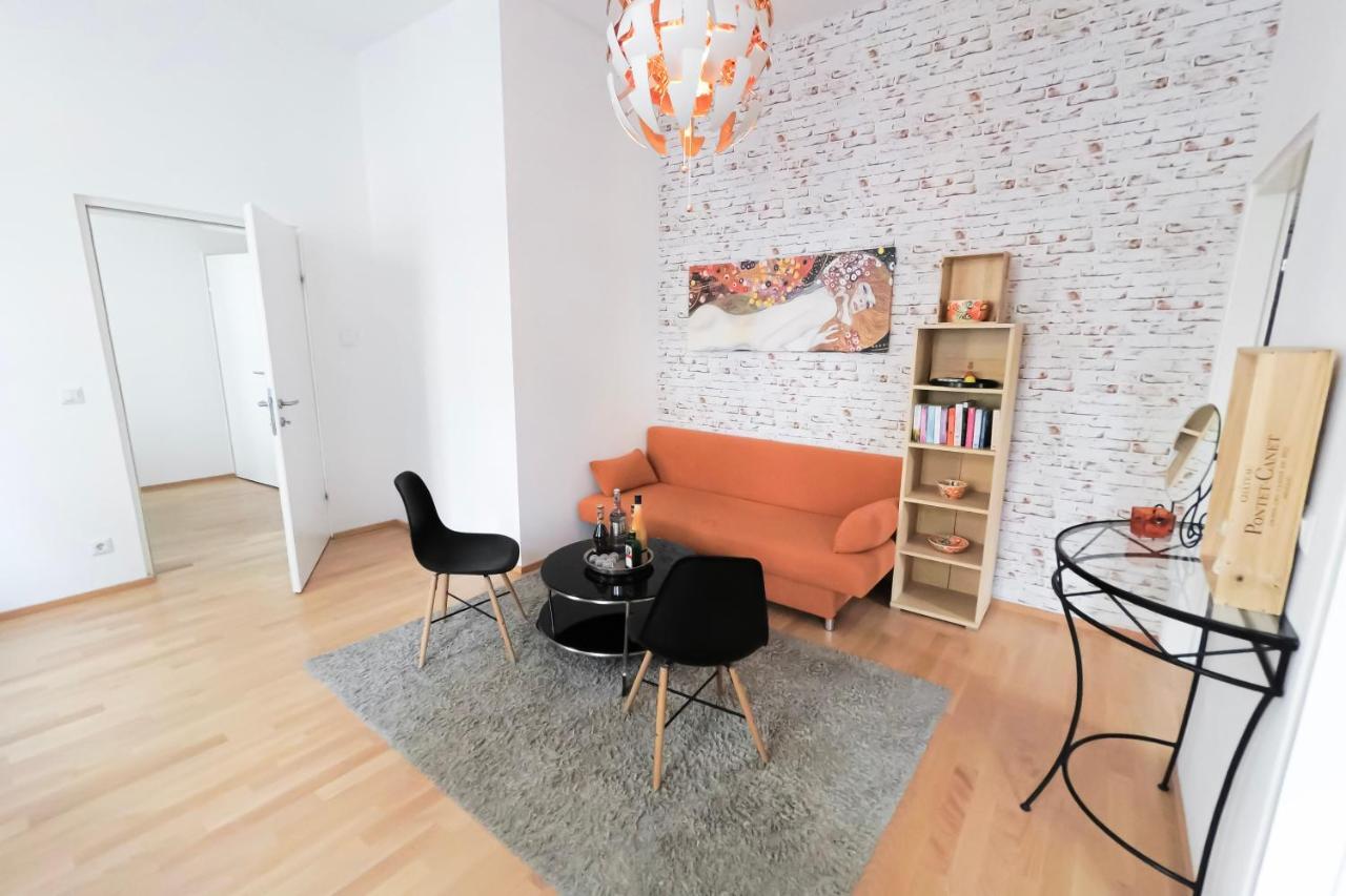 Lights - Meidling Apartamento *