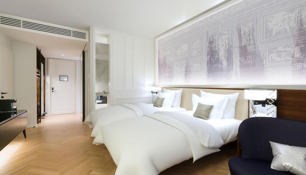 Andaz Am Belvedere, By Hyatt Hotel