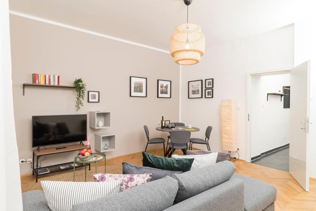 Apartment Business St Marx
